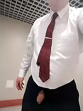 Snapshot of BigCristh79 chatting on 09/12/25, 05:29 BigCristh79 online show from 09/12/25, 05:29