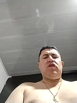 Snapshot of BigCristh79 chatting on 10/14/25, 02:51 BigCristh79 online show from 10/14/25, 02:51