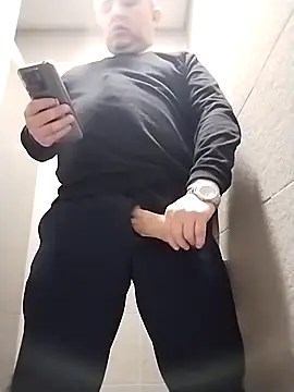 BigCristh79 online show from 04/17/26, 07:44