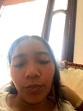 effie castroo online show from 10/24/25, 04:58