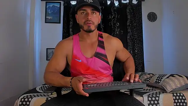 Snapshot of magnusclark chatting on 12/04/25, 05:43 magnusclark online show from 12/04/25, 05:43