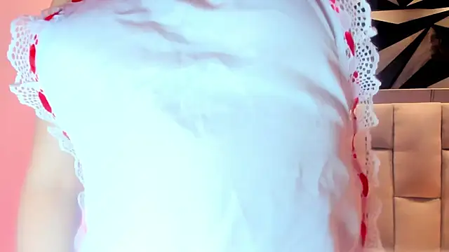 megan whitee   online show from 10/17/25, 01:53