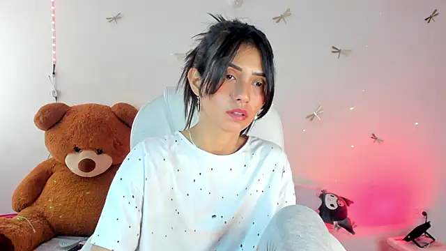 Snapshot of princessluna_19 chatting on 09/19/25, 09:48 princessluna 19 online show from 09/19/25, 09:48