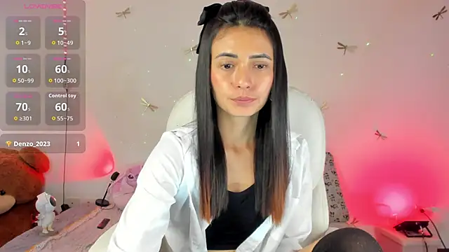 Snapshot of princessluna_19 chatting on 10/07/25, 10:18 princessluna 19 online show from 10/07/25, 10:18