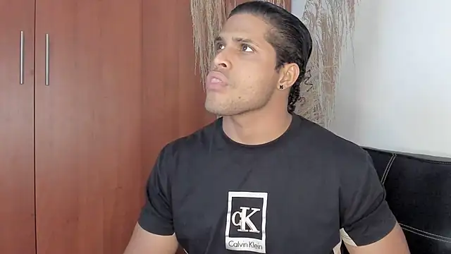 Snapshot of Evansdark1 chatting on 10/16/25, 12:22 Evansdark1 online show from 10/16/25, 12:22