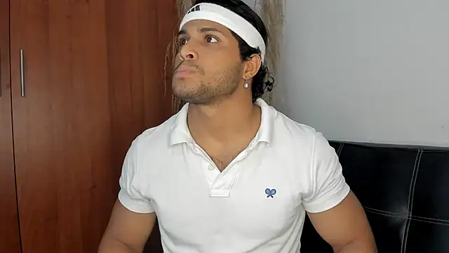 Snapshot of Evansdark1 chatting on 11/20/25, 10:42 Evansdark1 online show from 11/20/25, 10:42