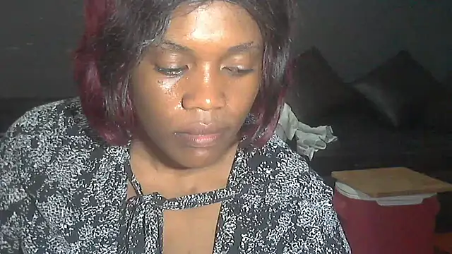 sexythae32 online show from 11/16/25, 02:00