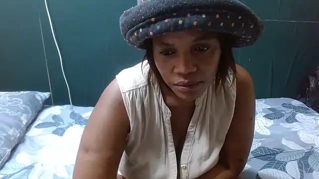 sexythae32 online show from 02/18/26, 06:42