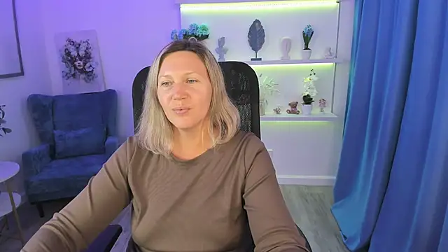 Snapshot of NinaStarle chatting on 09/13/25, 11:32 NinaStarle online show from 09/13/25, 11:32