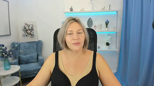 Snapshot of NinaStarle chatting on 09/24/25, 04:27 NinaStarle online show from 09/24/25, 04:27