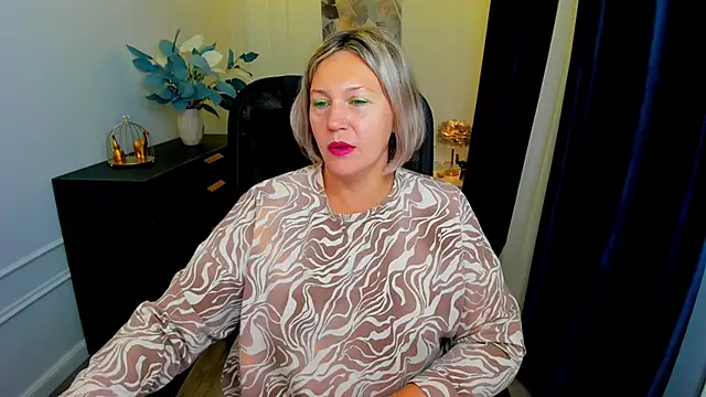 Snapshot of NinaStarle chatting on 10/03/25, 04:42 NinaStarle online show from 10/03/25, 04:42