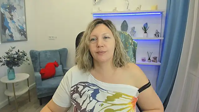 NinaStarle online show from 05/10/26, 04:39