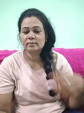 Snapshot of tamilaruvi chatting on 05/27/26, 05:04 tamilaruvi online show from 05/27/26, 05:04