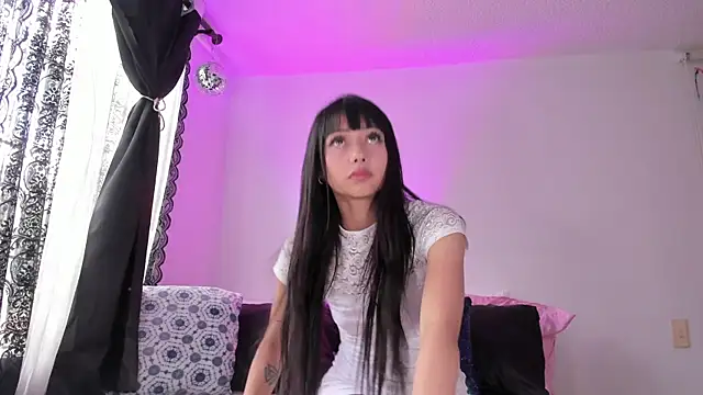 Snapshot of Londonttipton chatting on 09/25/25, 06:00 Londonttipton online show from 09/25/25, 06:00