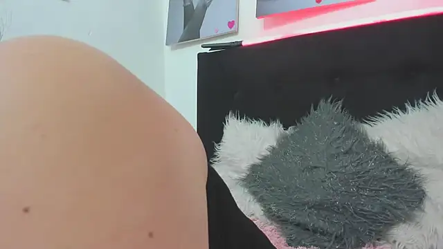 katherine blair online show from 04/06/26, 12:06