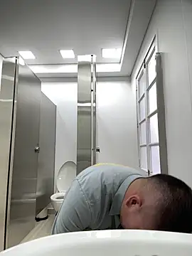 Manu0586 online show from 04/17/26, 12:08