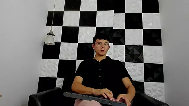 AndyFame1 online show from 12/05/25, 06:59