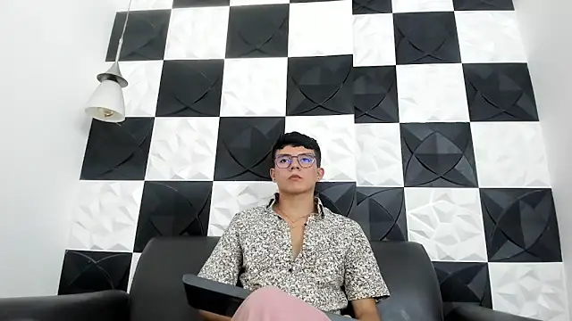 AndyFame1 online show from 12/18/25, 06:47