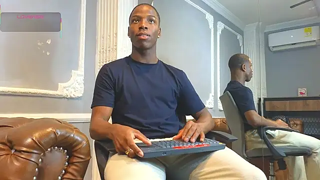 CharlesBrown  online show from 12/22/25, 12:02