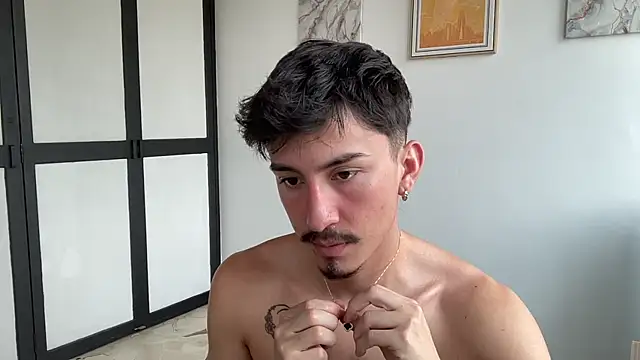 sweettaaron01 online show from 02/12/26, 05:30