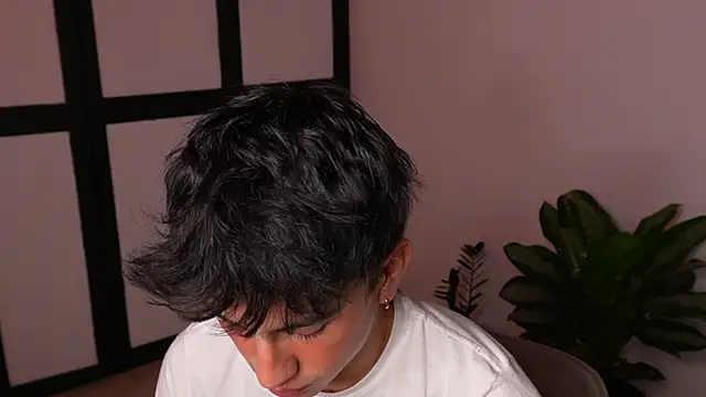 sweettaaron01 online show from 06/08/26, 11:49