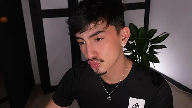 sweettaaron01 online show from 07/20/26, 11:18