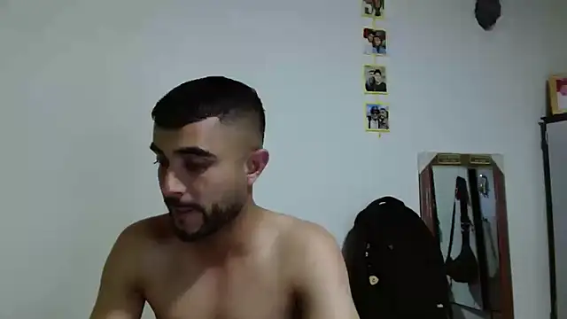 Snapshot of Maiki_Foxx chatting on 11/10/25, 02:10 Maiki Foxx online show from 11/10/25, 02:10