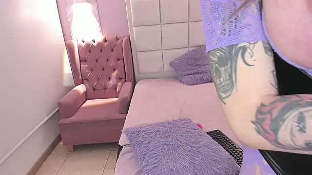 Scarbadgirl  online show from 11/23/25, 04:01