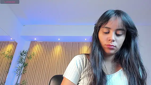 Snapshot of freyja_sweet_ chatting on 10/13/25, 12:05 freyja sweet online show from 10/13/25, 12:05