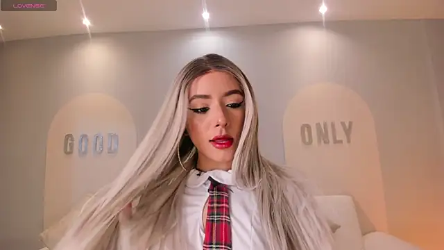 Snapshot of IsabellaMoreau chatting on 01/06/26, 07:39 IsabellaMoreau online show from 01/06/26, 07:39