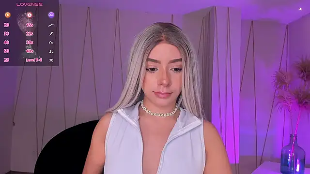 Snapshot of IsabellaMoreau chatting on 02/01/26, 06:17 IsabellaMoreau online show from 02/01/26, 06:17