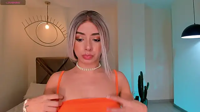 Snapshot of IsabellaMoreau chatting on 02/06/26, 07:28 IsabellaMoreau online show from 02/06/26, 07:28