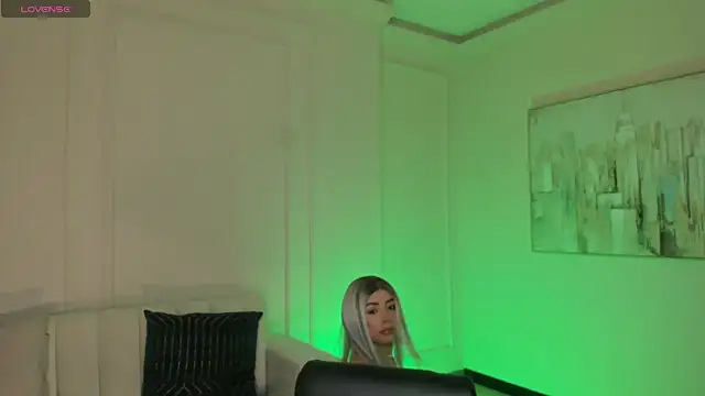 Snapshot of IsabellaMoreau chatting on 02/14/26, 07:54 IsabellaMoreau online show from 02/14/26, 07:54