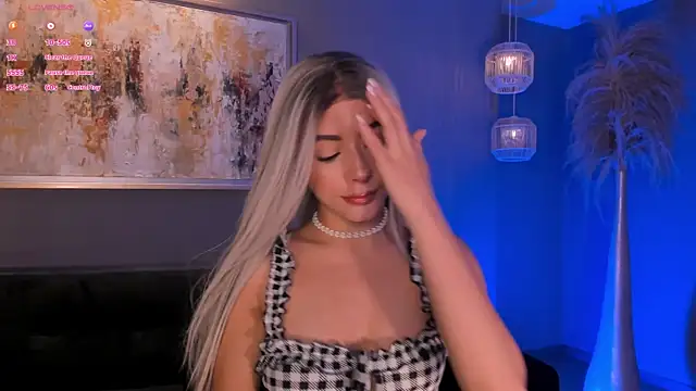 Snapshot of IsabellaMoreau chatting on 02/15/26, 07:10 IsabellaMoreau online show from 02/15/26, 07:10