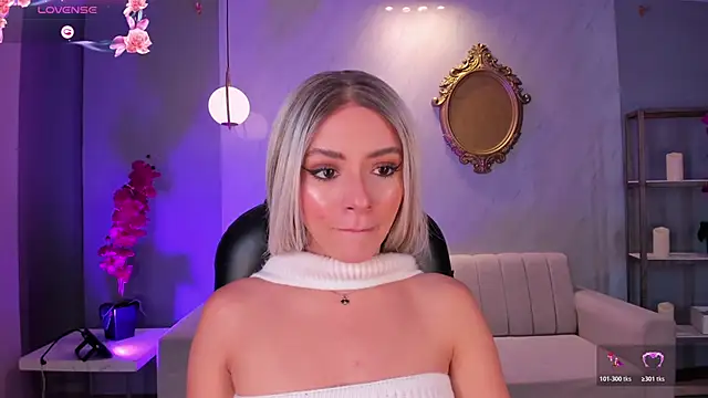 IsabellaMoreau online show from 04/22/26, 08:32