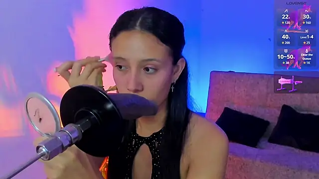 alicemoon   online show from 11/18/25, 10:20