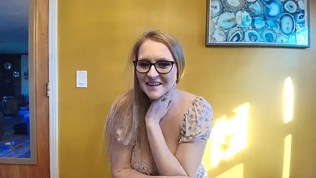 Snapshot of Thesquirtnqueen chatting on 12/03/25, 03:10 Thesquirtnqueen online show from 12/03/25, 03:10