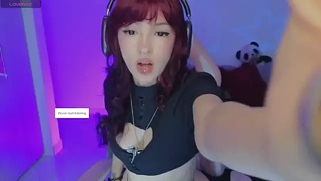 Moonlightt 21 online show from 11/16/25, 05:51