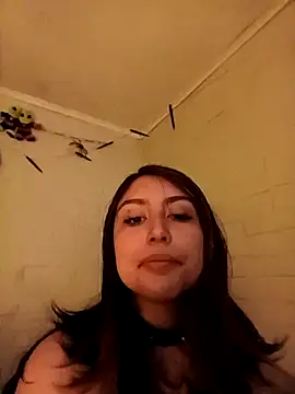 Snapshot of Caos_lily chatting on 11/13/25, 04:00 Caos lily online show from 11/13/25, 04:00