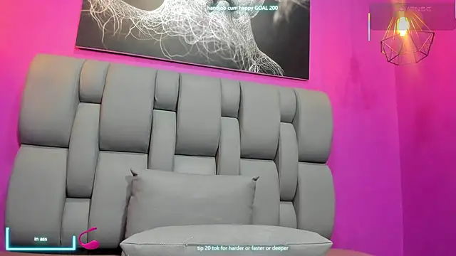 Emma HotLatina online show from 09/24/25, 06:11