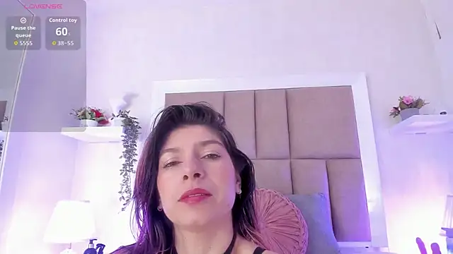 Alisson Owen online show from 10/01/25, 03:23