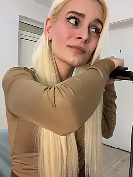 SelenaDaze online show from 03/26/26, 05:13