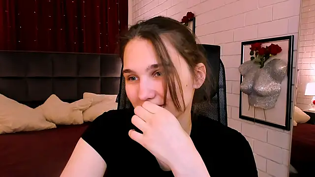 Snapshot of TessaMill chatting on 12/01/25, 09:25 TessaMill online show from 12/01/25, 09:25