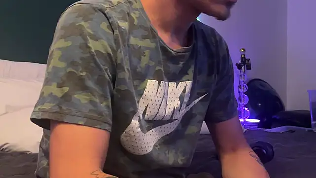 Snapshot of cough2getoff chatting on 10/19/25, 02:45 cough2getoff online show from 10/19/25, 02:45