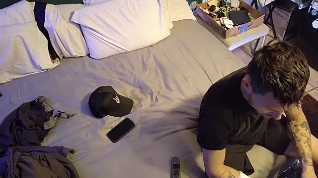 Snapshot of cough2getoff chatting on 11/05/25, 04:23 cough2getoff online show from 11/05/25, 04:23