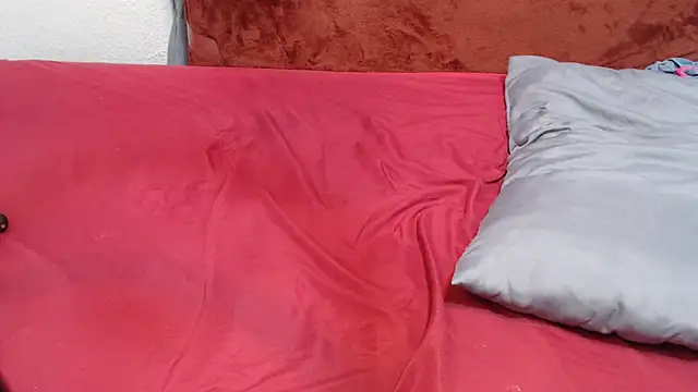 Snapshot of WEPUSSY23XX chatting on 11/22/25, 06:40 WEPUSSY23XX online show from 11/22/25, 06:40