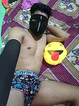 Dassing strip couple online show from 10/02/25, 09:11