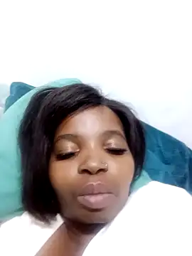 Snapshot of ShySexyBaddiexx chatting on 11/26/25, 10:22 ShySexyBaddiexx online show from 11/26/25, 10:22