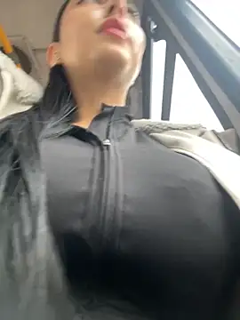 Snapshot of oh_nina chatting on 09/29/25, 09:30 oh nina online show from 09/29/25, 09:30