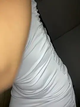 Snapshot of oh_nina chatting on 09/30/25, 10:04 oh nina online show from 09/30/25, 10:04